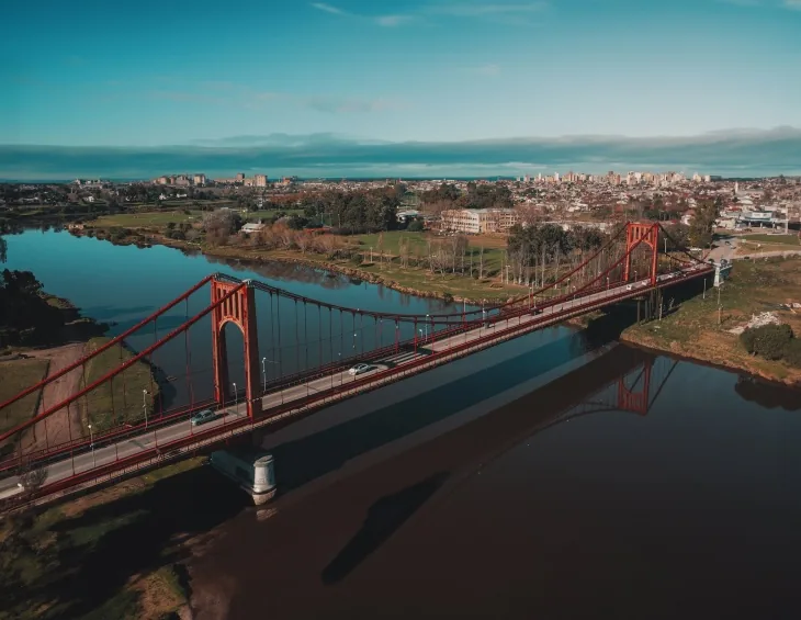 Puente Colgante Hipólito Yrigoyen connecting Necochea and Quequén, Argentina